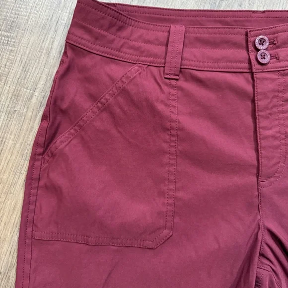 Eddie Bauer Maroon Women's Rolled Hem Bermuda Shorts - Size 8 - Picture 6 of 15